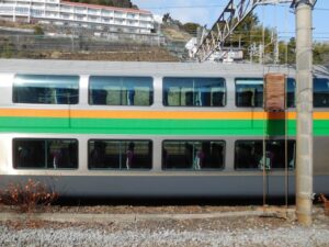 逆に「コンセントなし」のグリーン車が走る路線は？